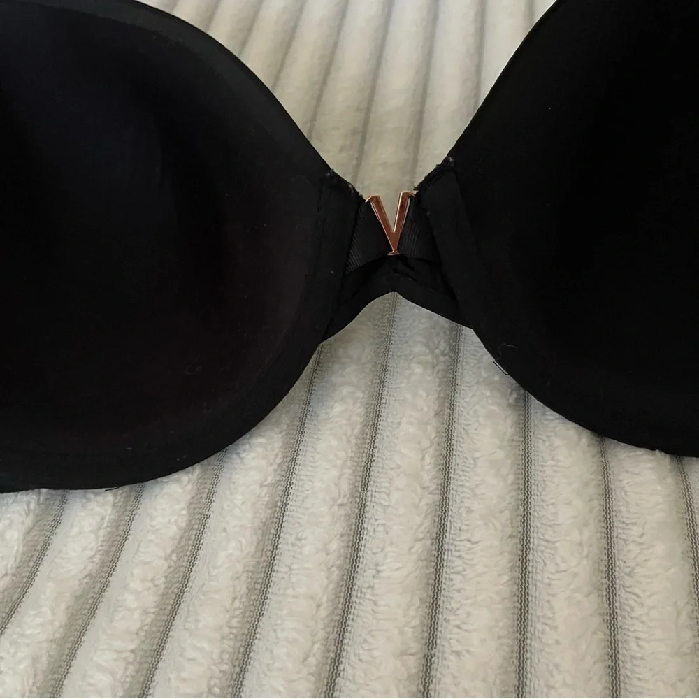 VS Black No Show Bra